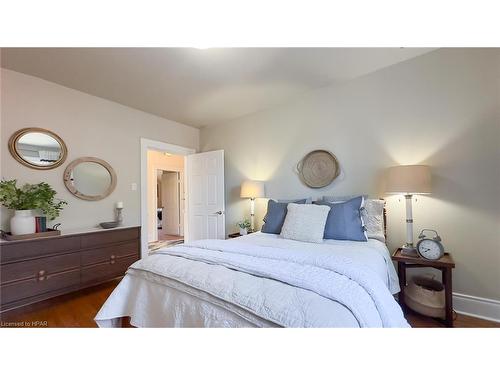 34 Cambria Road N, Goderich, ON - Indoor Photo Showing Bedroom