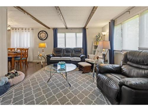 101 King Street N, Harriston, ON - Indoor Photo Showing Living Room