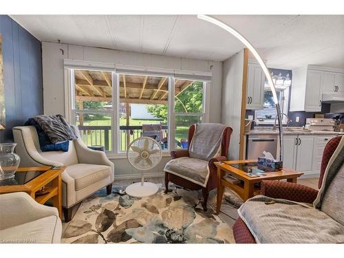 101 King Street N, Harriston, ON - Indoor Photo Showing Living Room