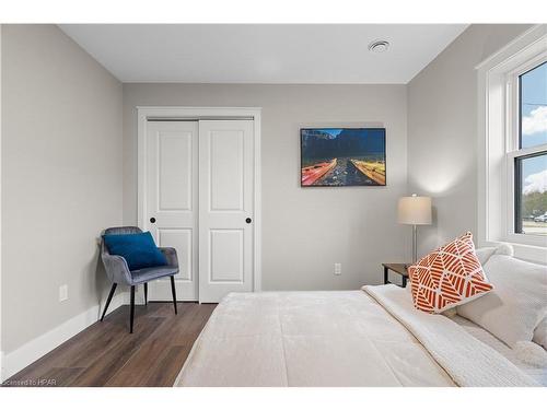 137 Victoria Avenue E, Crediton, ON - Indoor Photo Showing Bedroom