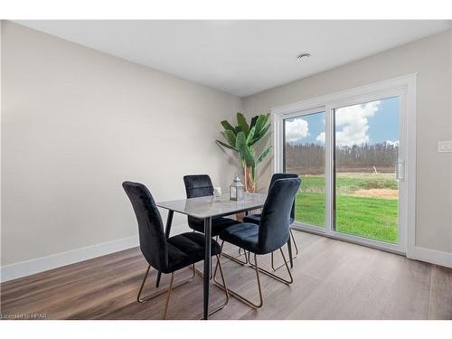 137 Victoria Avenue E, Crediton, ON - Indoor Photo Showing Dining Room