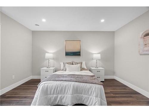 137 Victoria Avenue E, Crediton, ON - Indoor Photo Showing Bedroom