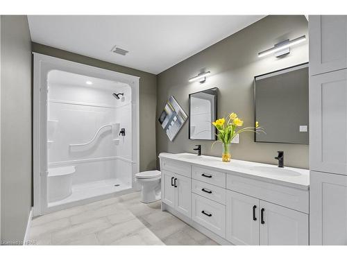 137 Victoria Avenue E, Crediton, ON - Indoor Photo Showing Bathroom