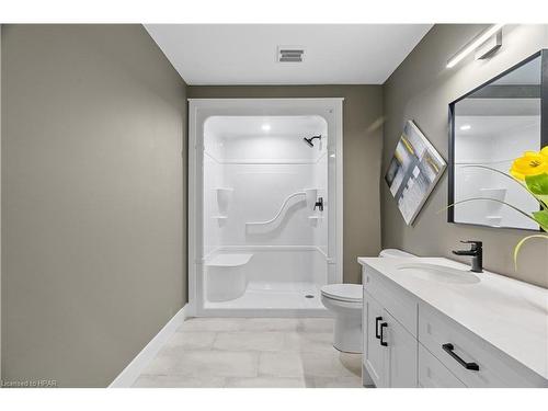 137 Victoria Avenue E, Crediton, ON - Indoor Photo Showing Bathroom