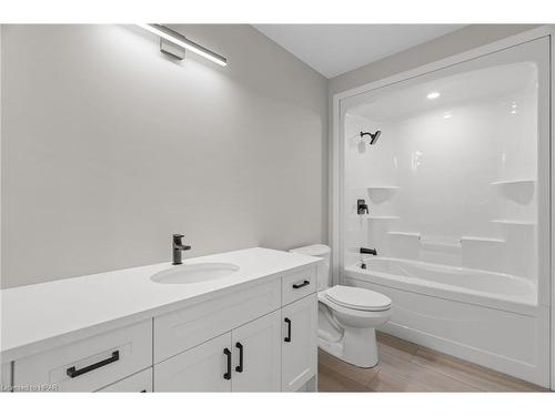 135 Victoria Avenue E, Crediton, ON - Indoor Photo Showing Bathroom