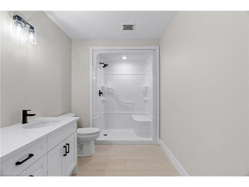 135 Victoria Avenue E, Crediton, ON - Indoor Photo Showing Bathroom