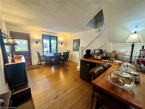 272 Albert Street, Stratford, ON - Indoor Photo Showing Living Room