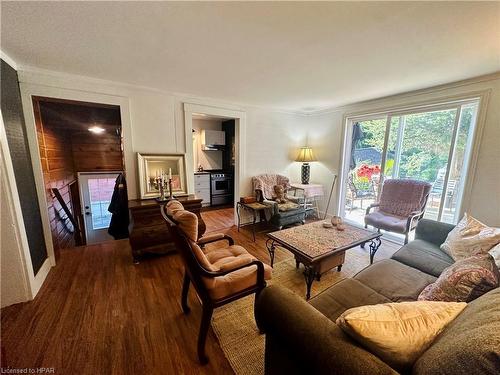 272 Albert Street, Stratford, ON - Indoor Photo Showing Living Room