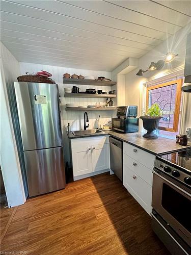 272 Albert Street, Stratford, ON - Indoor Photo Showing Kitchen