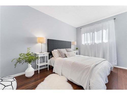 95 Country Hill Drive, Kitchener, ON - Indoor Photo Showing Bedroom