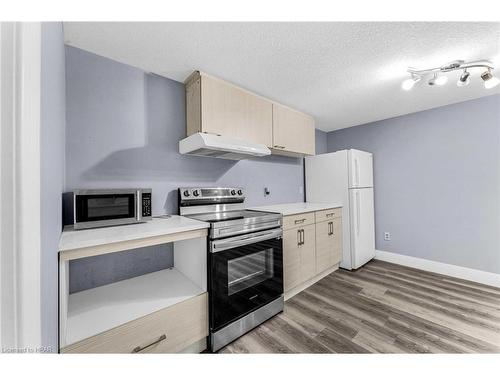 95 Country Hill Drive, Kitchener, ON - Indoor Photo Showing Kitchen