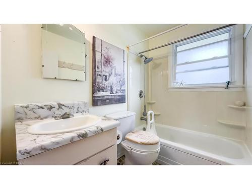 192 Mary Street, Goderich, ON - Indoor Photo Showing Bathroom