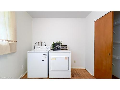 192 Mary Street, Goderich, ON - Indoor Photo Showing Laundry Room