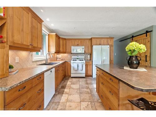 186 Rich Street, Goderich, ON - Indoor Photo Showing Kitchen With Double Sink