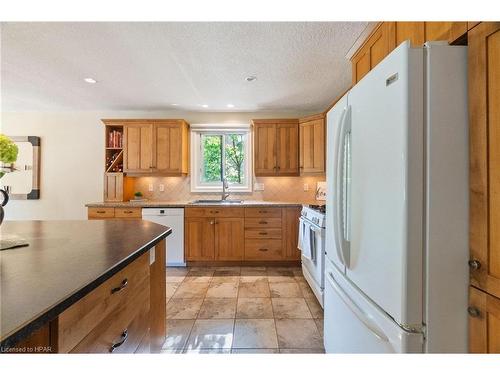 186 Rich Street, Goderich, ON - Indoor Photo Showing Kitchen