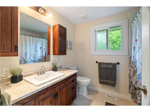 186 Rich Street, Goderich, ON - Indoor Photo Showing Bathroom