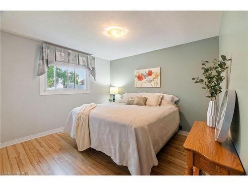 186 Rich Street, Goderich, ON - Indoor Photo Showing Bedroom