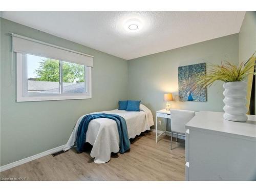 186 Rich Street, Goderich, ON - Indoor Photo Showing Bedroom