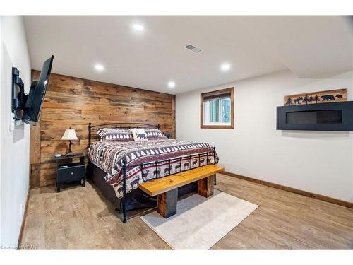 186 Rich Street, Goderich, ON - Indoor Photo Showing Bedroom