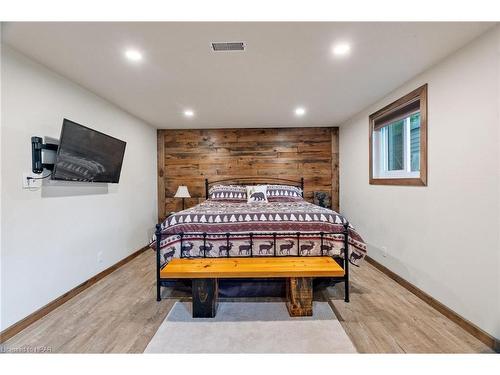 186 Rich Street, Goderich, ON - Indoor Photo Showing Bedroom