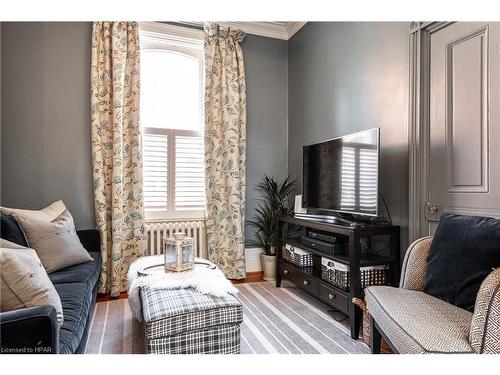 94 Hibernia Street, Stratford, ON - Indoor Photo Showing Living Room