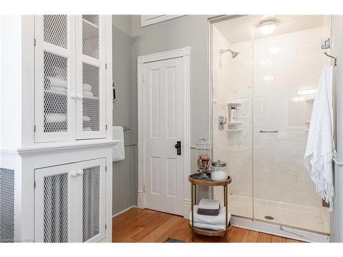 94 Hibernia Street, Stratford, ON - Indoor Photo Showing Bathroom