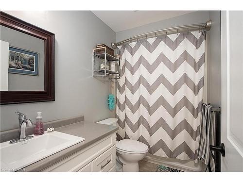 234 Matheson Drive, Mitchell, ON - Indoor Photo Showing Bathroom