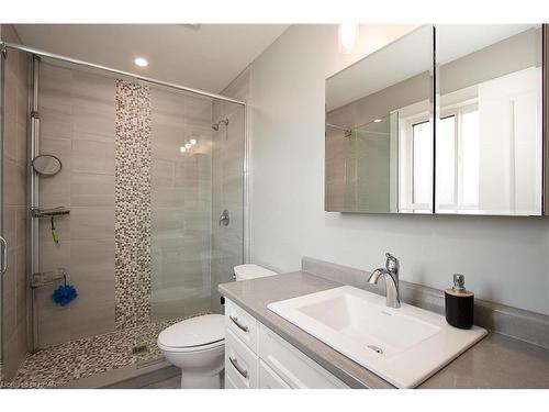 234 Matheson Drive, Mitchell, ON - Indoor Photo Showing Bathroom