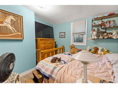 84-86 Rebecca Street, Stratford, ON - Indoor Photo Showing Bedroom