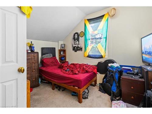 84-86 Rebecca Street, Stratford, ON - Indoor Photo Showing Bedroom