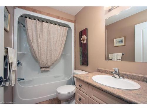 15 Highland Court, St. Marys, ON - Indoor Photo Showing Bathroom