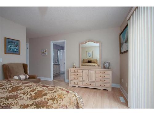 15 Highland Court, St. Marys, ON - Indoor Photo Showing Bedroom