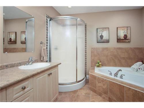 15 Highland Court, St. Marys, ON - Indoor Photo Showing Bathroom