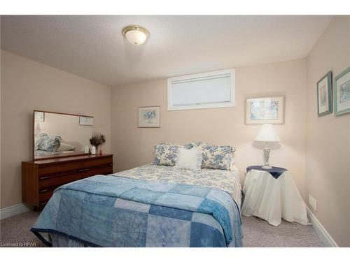 15 Highland Court, St. Marys, ON - Indoor Photo Showing Bedroom