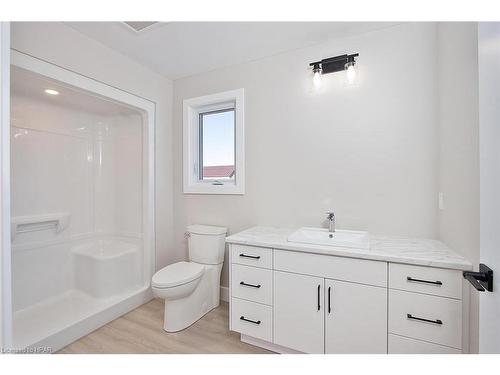 24 Nelson Street, Mitchell, ON - Indoor Photo Showing Bathroom