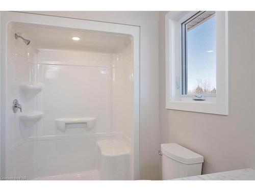 24 Nelson Street, Mitchell, ON - Indoor Photo Showing Bathroom