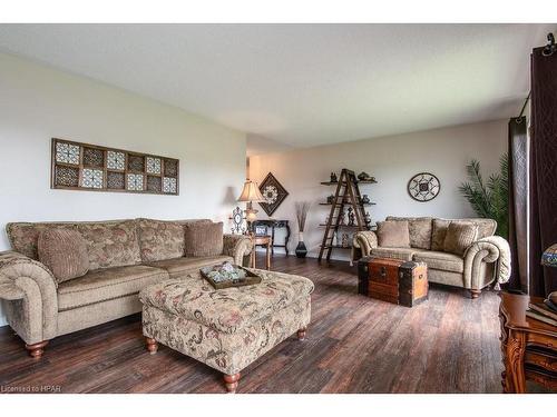 3347 164 Road, West Perth, ON - Indoor Photo Showing Living Room