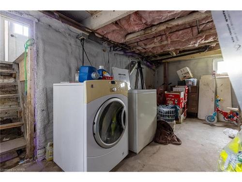 253 Vidal Street S, Sarnia, ON - Indoor Photo Showing Laundry Room