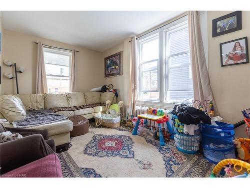 253 Vidal Street S, Sarnia, ON - Indoor Photo Showing Living Room