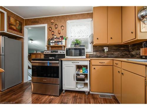 51 Dunlop Street, Clinton, ON - Indoor Photo Showing Kitchen