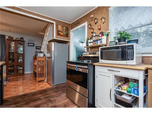 51 Dunlop Street, Clinton, ON - Indoor Photo Showing Kitchen