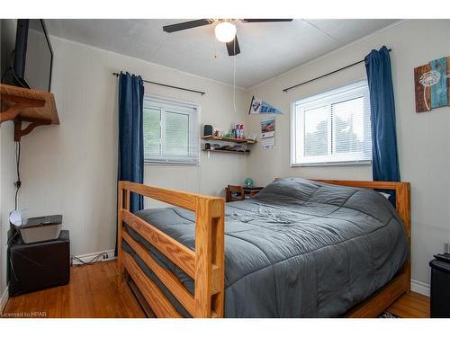 51 Dunlop Street, Clinton, ON - Indoor Photo Showing Bedroom