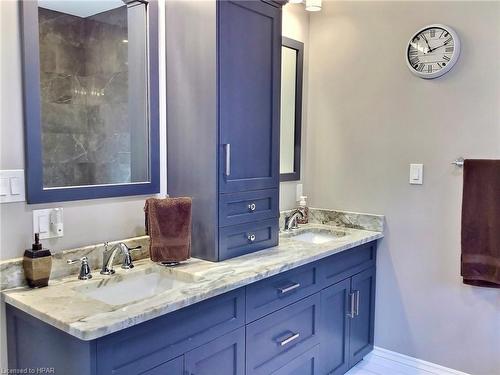 95 South Street, Port Albert, ON - Indoor Photo Showing Bathroom