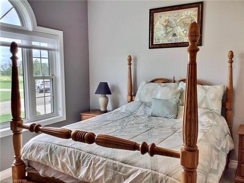 95 South Street, Port Albert, ON - Indoor Photo Showing Bedroom