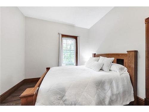 5765 3Rd Line, Minto, ON - Indoor Photo Showing Bedroom