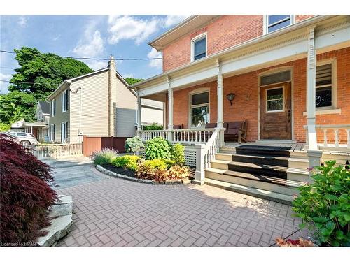 44 Trafalgar Street, Goderich, ON - Indoor Photo Showing Living Room