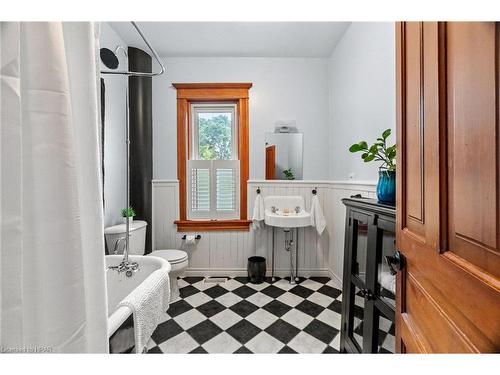 44 Trafalgar Street, Goderich, ON - Indoor Photo Showing Bedroom