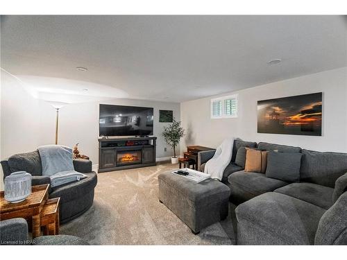 146 East Street, Goderich, ON - Indoor Photo Showing Living Room