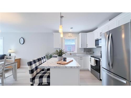 188 Lake Breeze Drive, Ashfield-Colborne-Wawanosh, ON - Indoor Photo Showing Kitchen With Stainless Steel Kitchen With Upgraded Kitchen