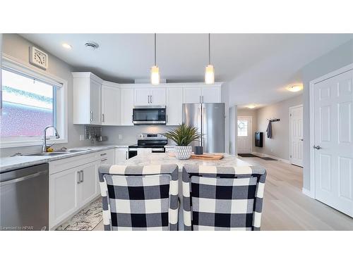 188 Lake Breeze Drive, Ashfield-Colborne-Wawanosh, ON - Indoor Photo Showing Kitchen With Stainless Steel Kitchen With Upgraded Kitchen